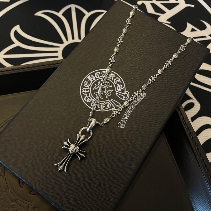 Ch*0me He**ts necklaces
